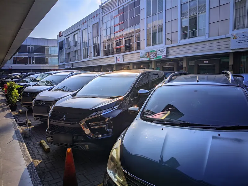 Deretan mobil sewa PT Surya Abadi Raya